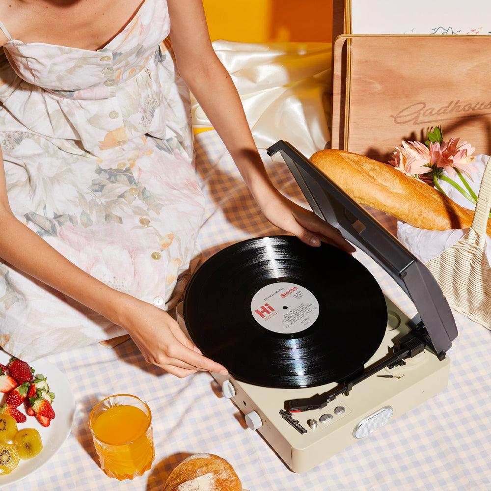 Gadhouse Brad MKII Record Player - Ivory + Bundled Majority D40 Bluetooth Speakers*-Gadhouse-Mood